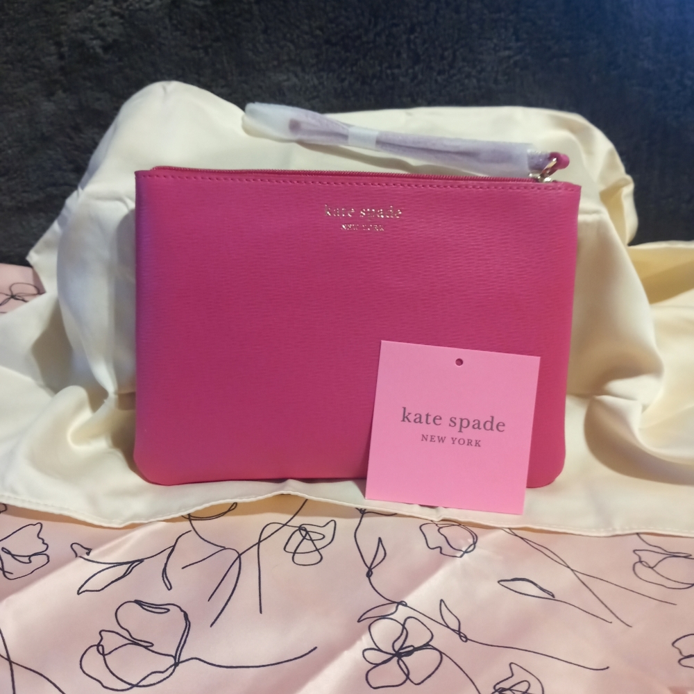 NWT kate spade Keaton Wristlet